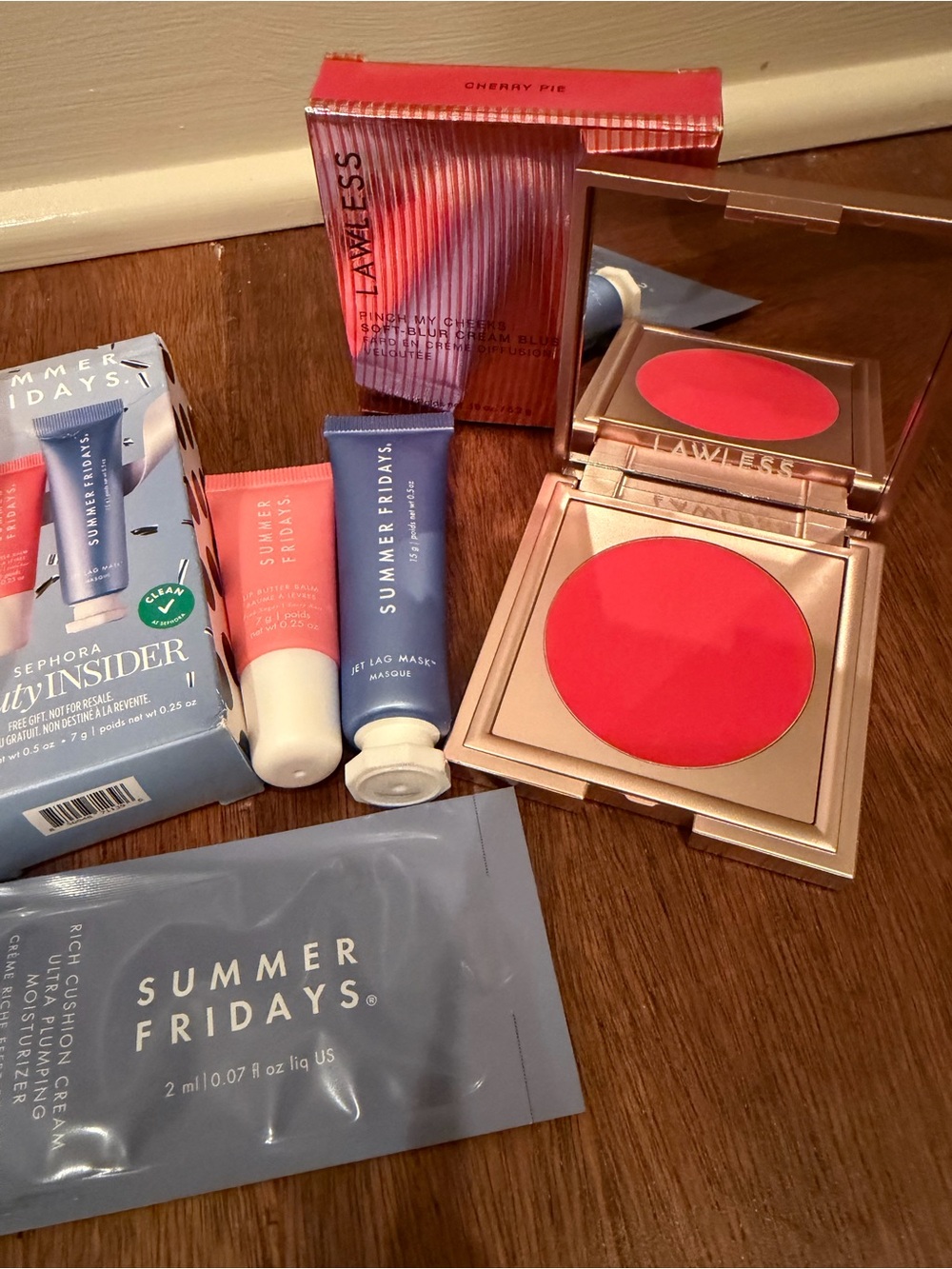 Makeup Bundle - Picture 4 of 7